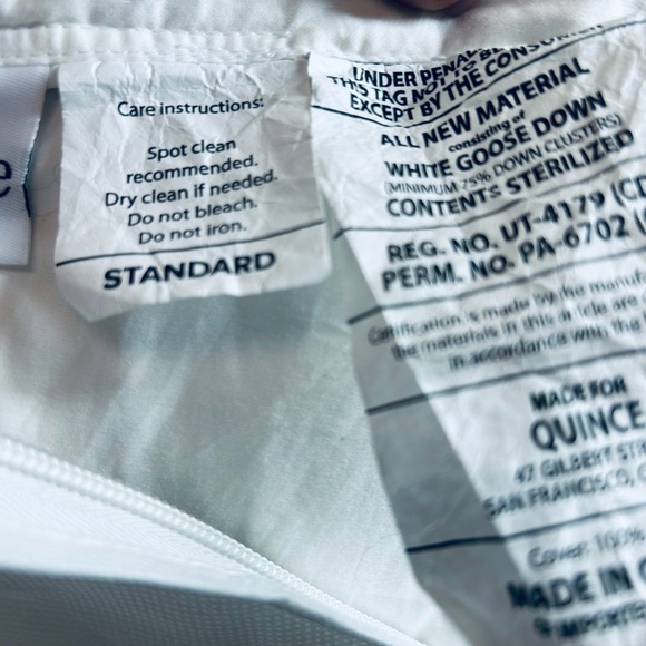 QUINCE Luxe Goose Down Pillow Firm/Extra Firm Standard 9483 - Picture 12 of 13